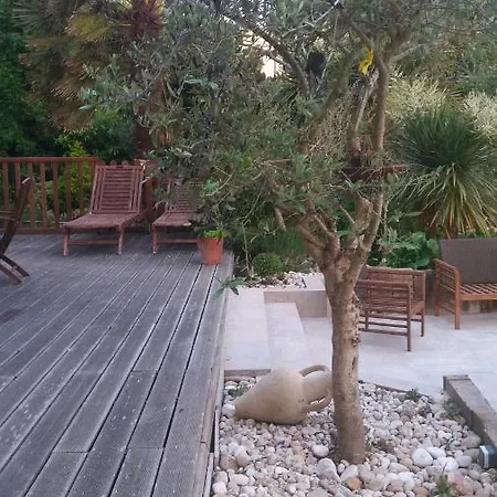 לינה וארוחת בוקר Vaintan Dragey