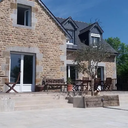 לינה וארוחת בוקר Vaintan 3*